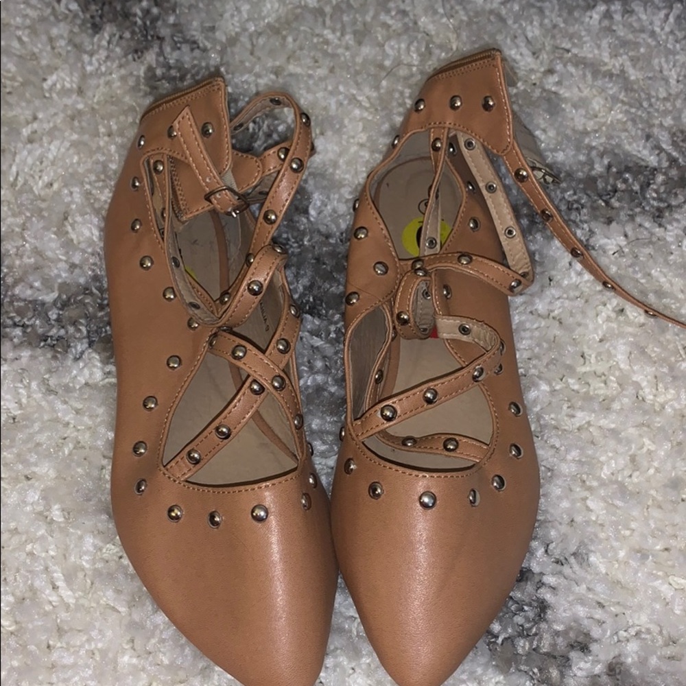 Brown pointed flat sandals